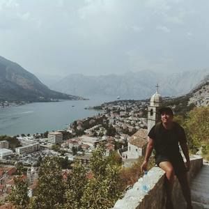 Meet your Posher, Aaron